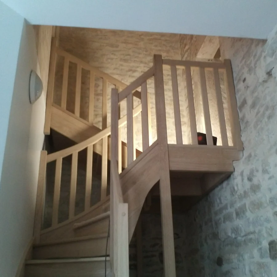 Escaliers en bois - image 1